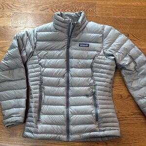 Patagonia Women's Gray/Silver Puffer Jacket